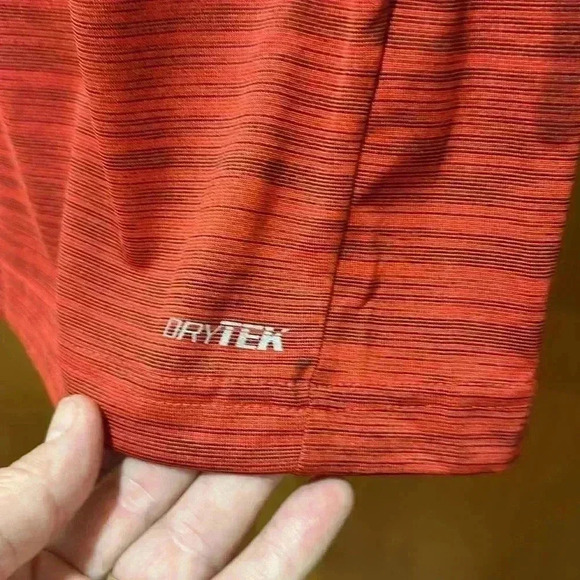 Men’s two button-down short sleeve polo. Size M - Picture 5 of 7